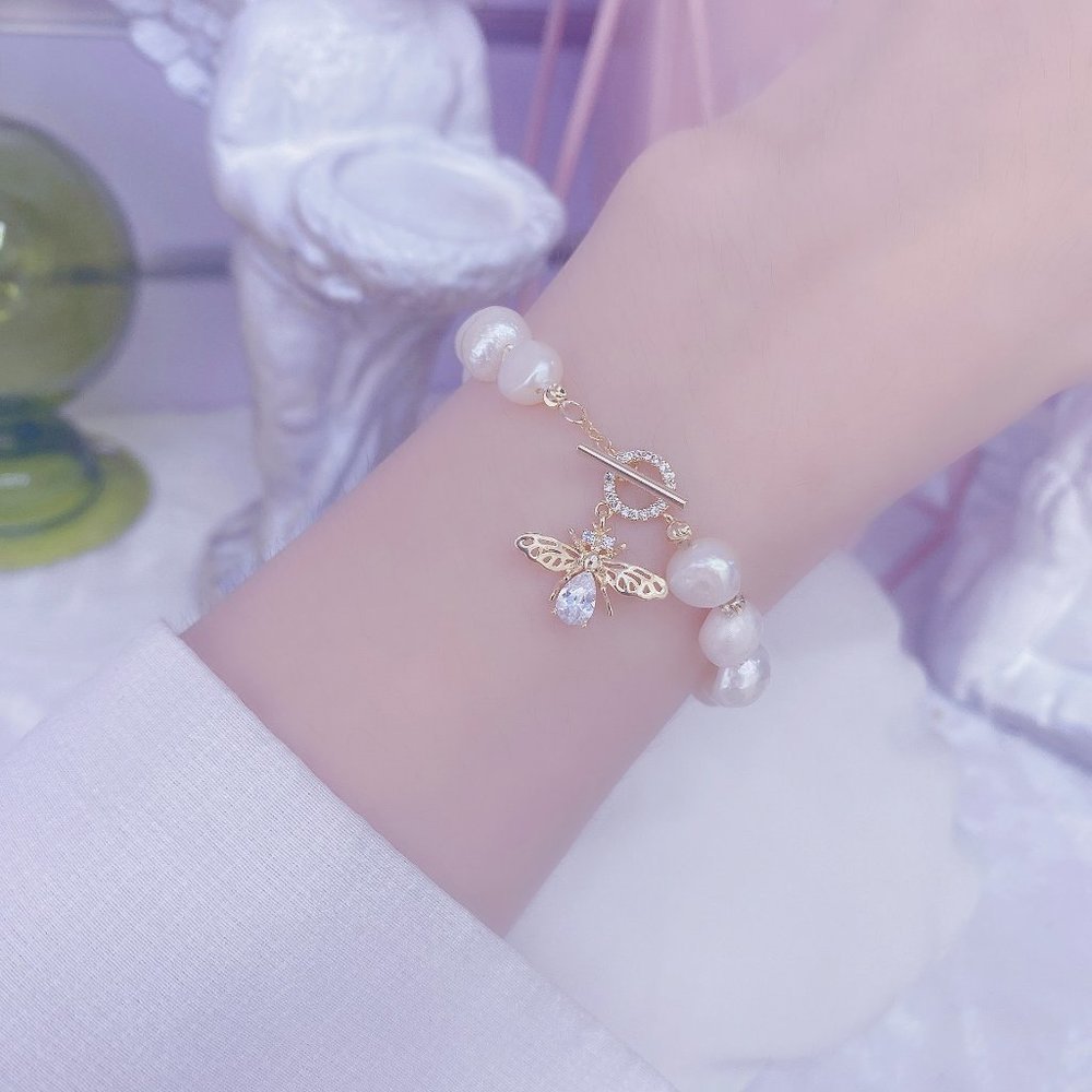 NEW 14K Gold Plated Bee Pearl Toggle Bracelet - Picture 5 of 14